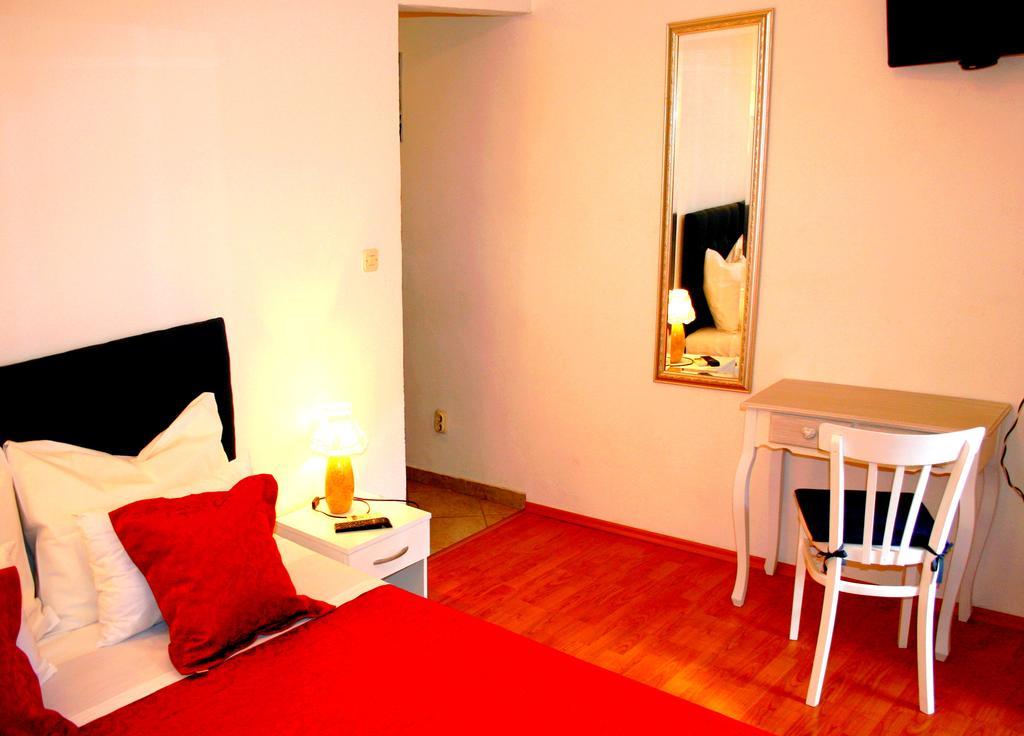 Rooms And Apartments Emily Split Exteriér fotografie